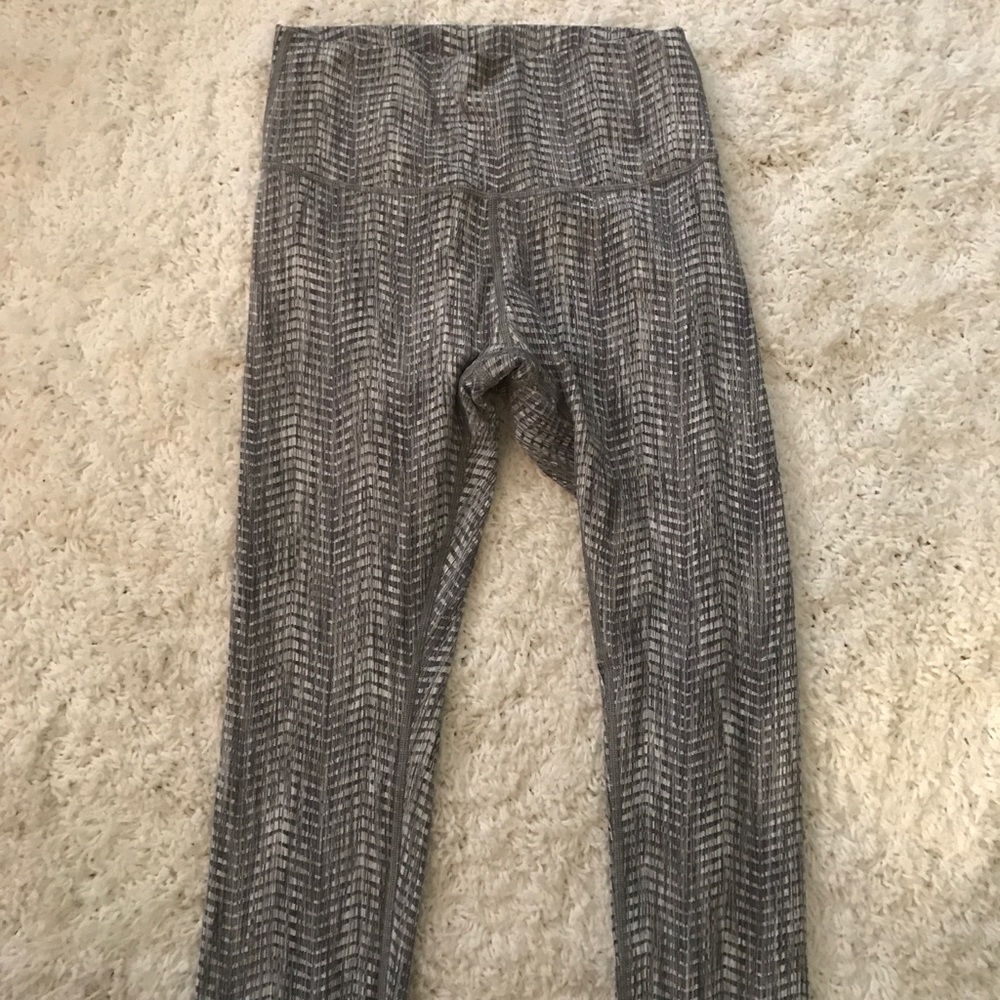 LULU LEMON GRAY LEGGINGS!!!!